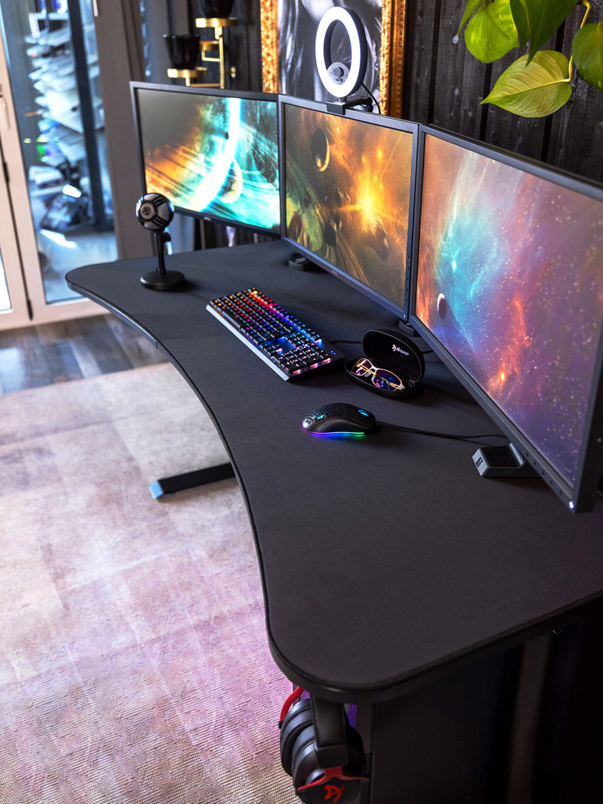 Arena Gaming Desk